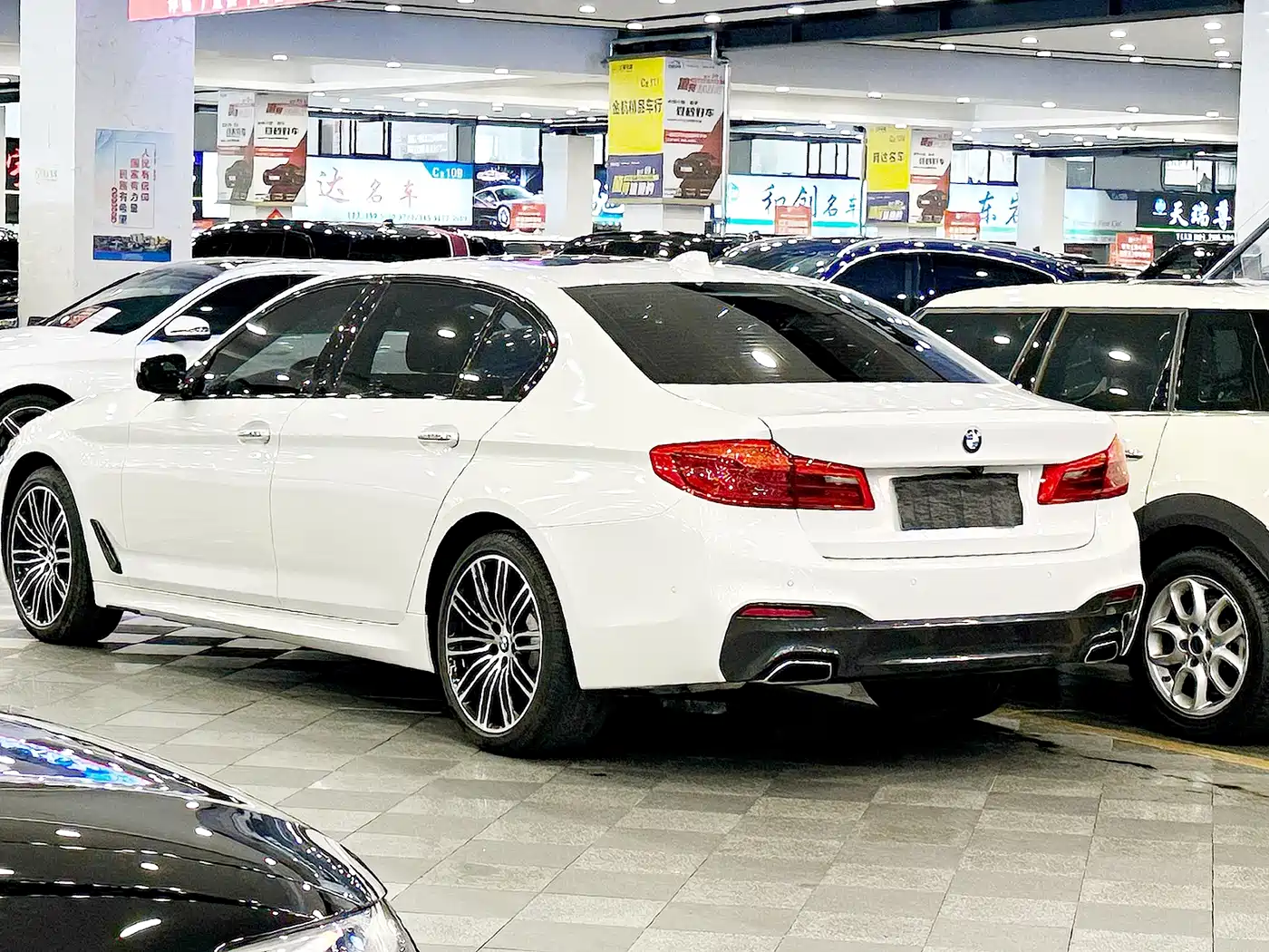 BMW 5 Series 2018 530Li Premium M Sport Package фото 3