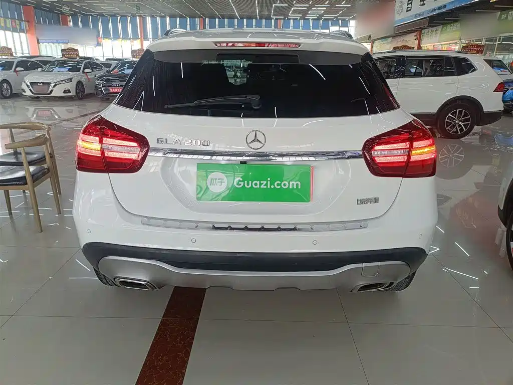 Mercedes-Benz GLA 2018 GLA 200 Dynamic фото 4