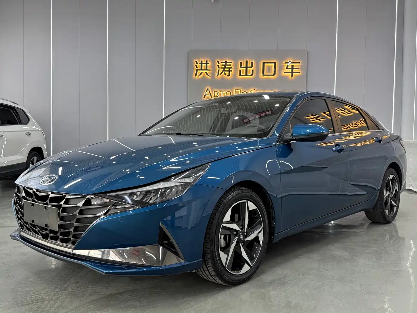 Hyundai Elantra 2022 1.5L CVT LUX Premium Edition