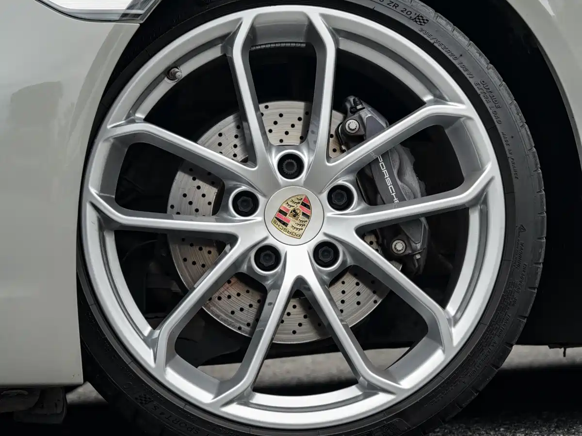 Porsche 718 2022 Spyder 2.0T фото 18