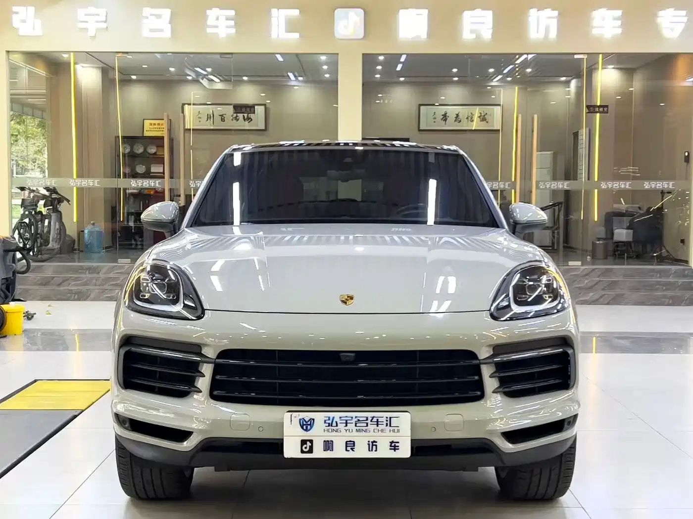 PORSCHE CAYENNE
