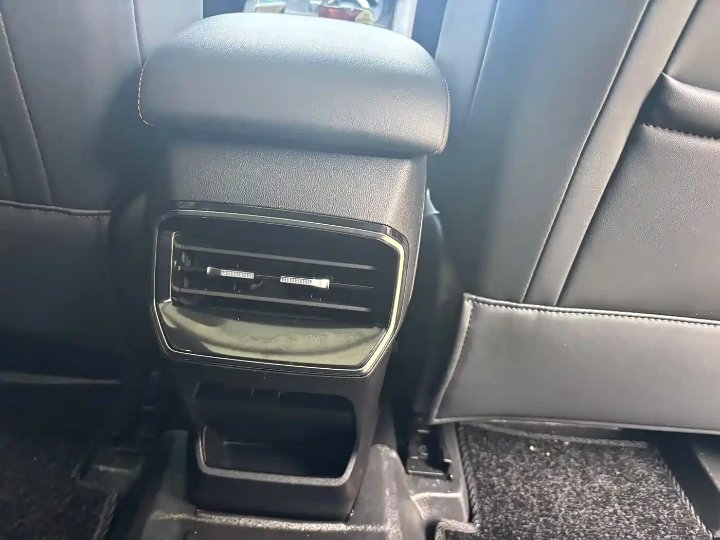 ROEWE RX5 NEW ENERGY