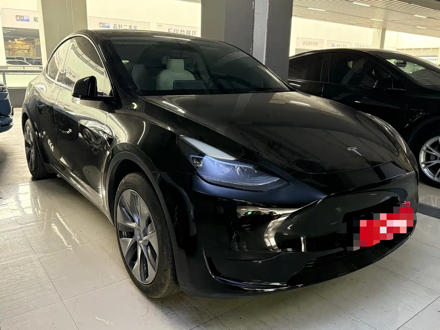 TESLA MODEL Y