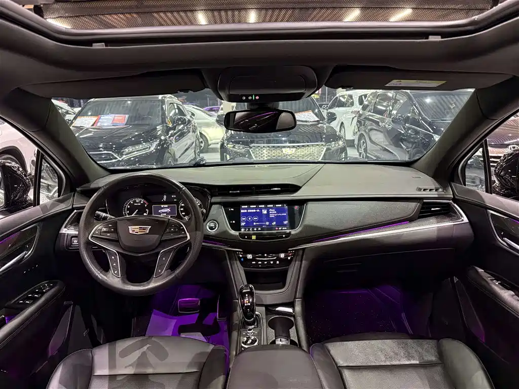 Фото 12 - Cadillac XT5
