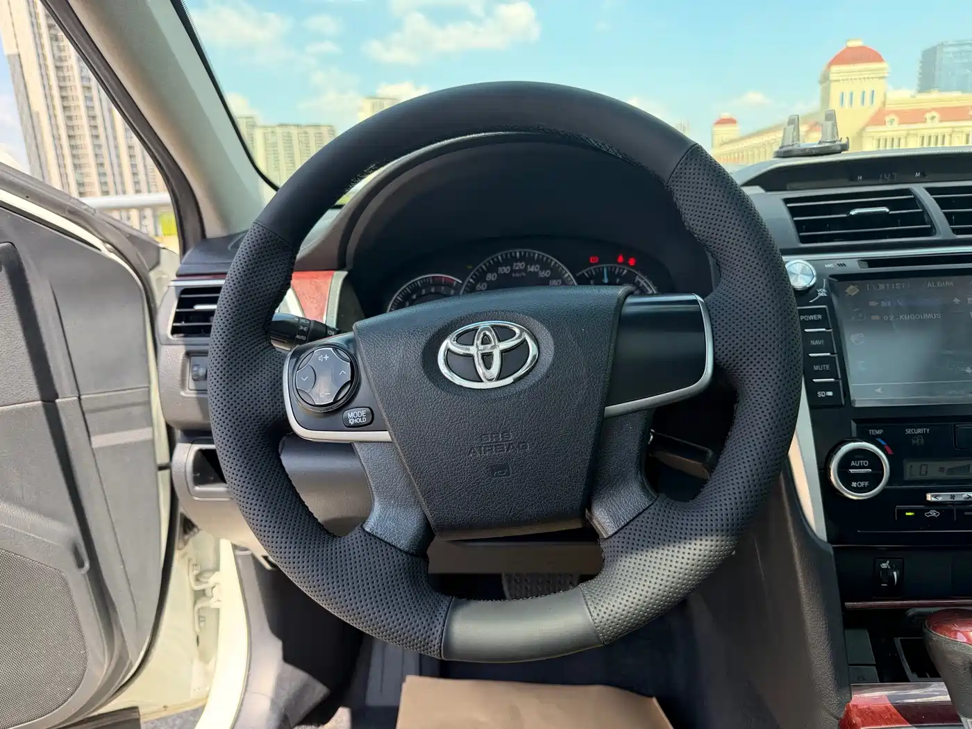 Фото 7 - Toyota Camry