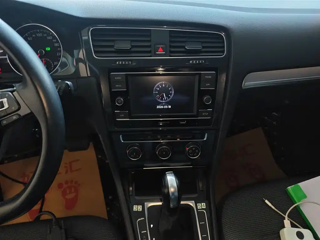 Volkswagen Golf 2018 230TSI Automatic Comfort фото 13