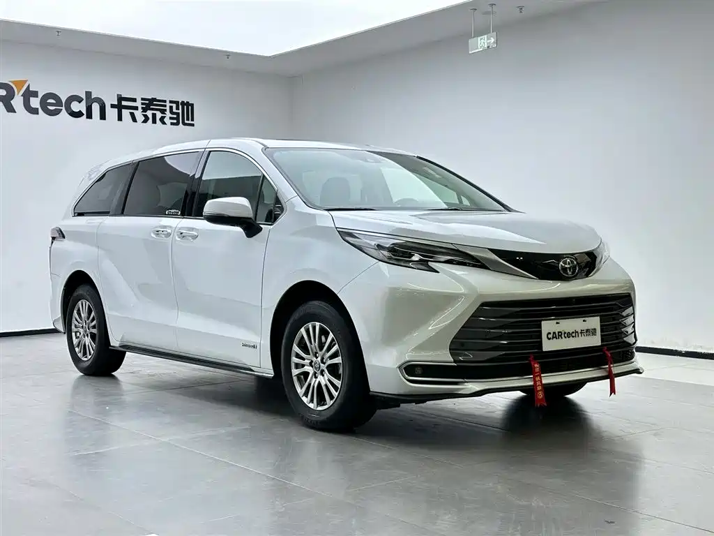 Toyota Sienna 2021 2.5L Hybrid Luxury Edition фото 2