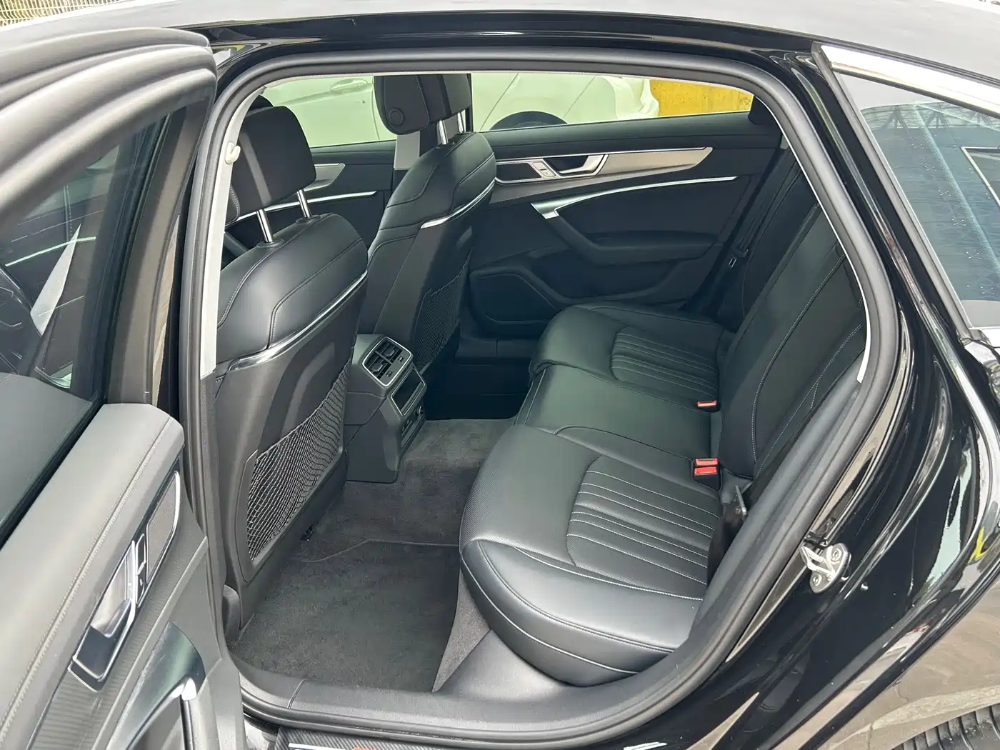 Audi A6L 2024 40 TFSI Luxury Elegance фото 6