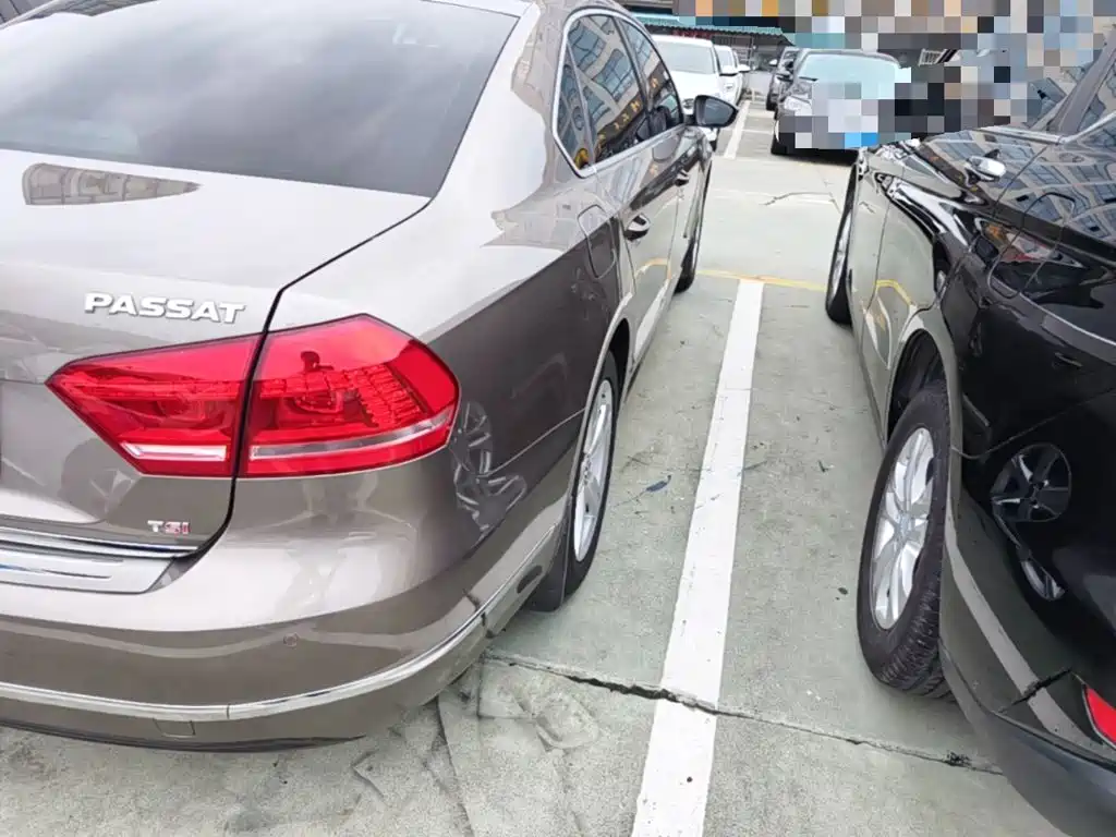 Photo 8 - Volkswagen Passat