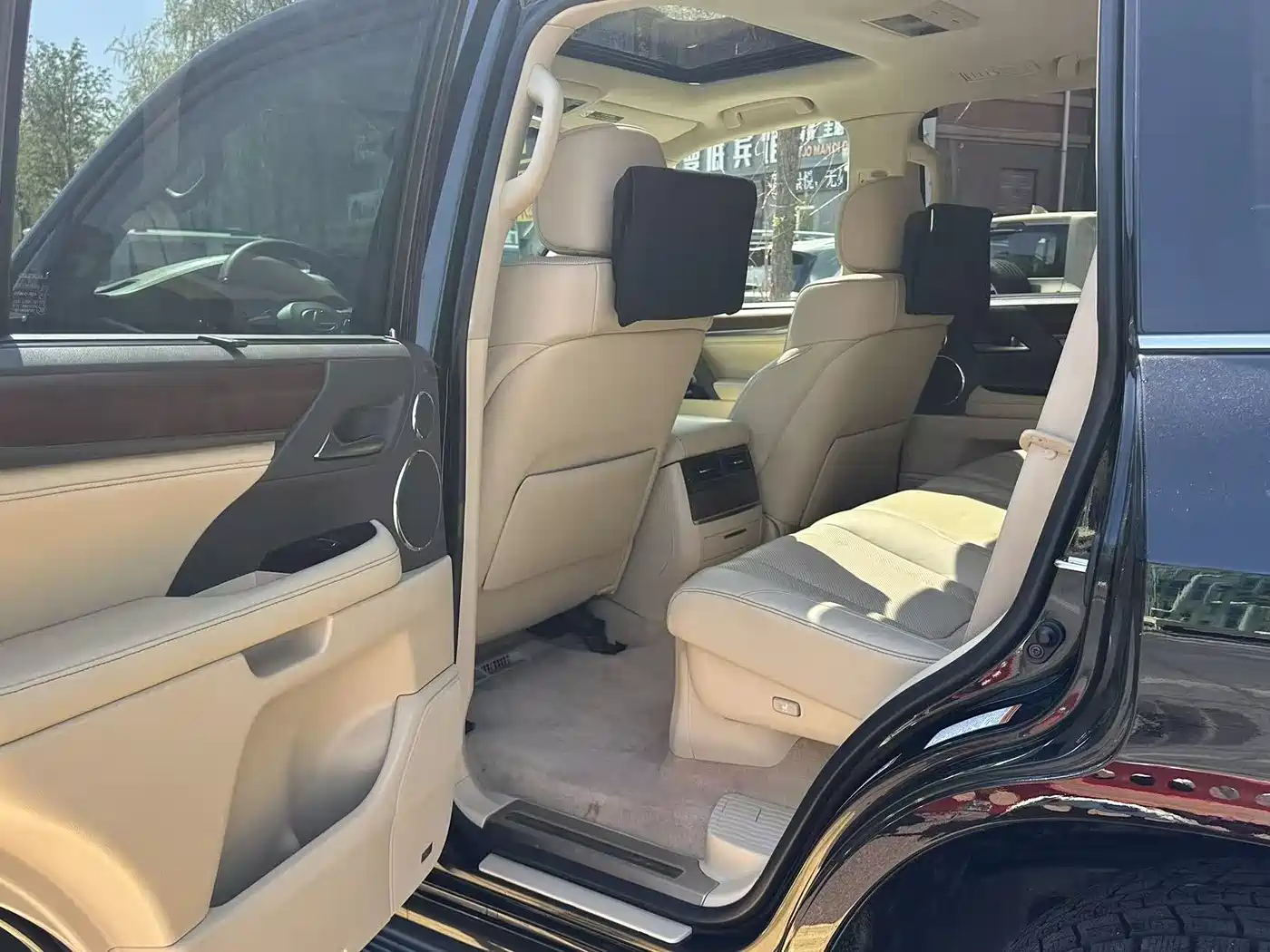Lexus LX 2016 570 Luxury Premium Edition фото 13