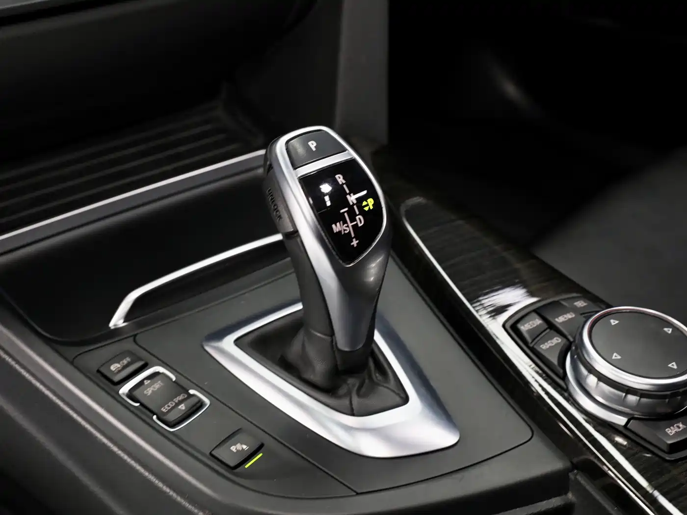 BMW 3 Series GT 2016 328i xDrive Design Package фото 14