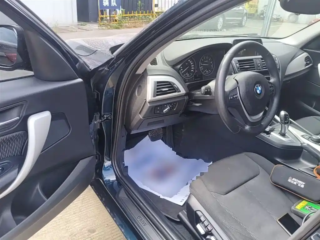 BMW 1 Series (Import) 2016 120i Leading Model фото 16