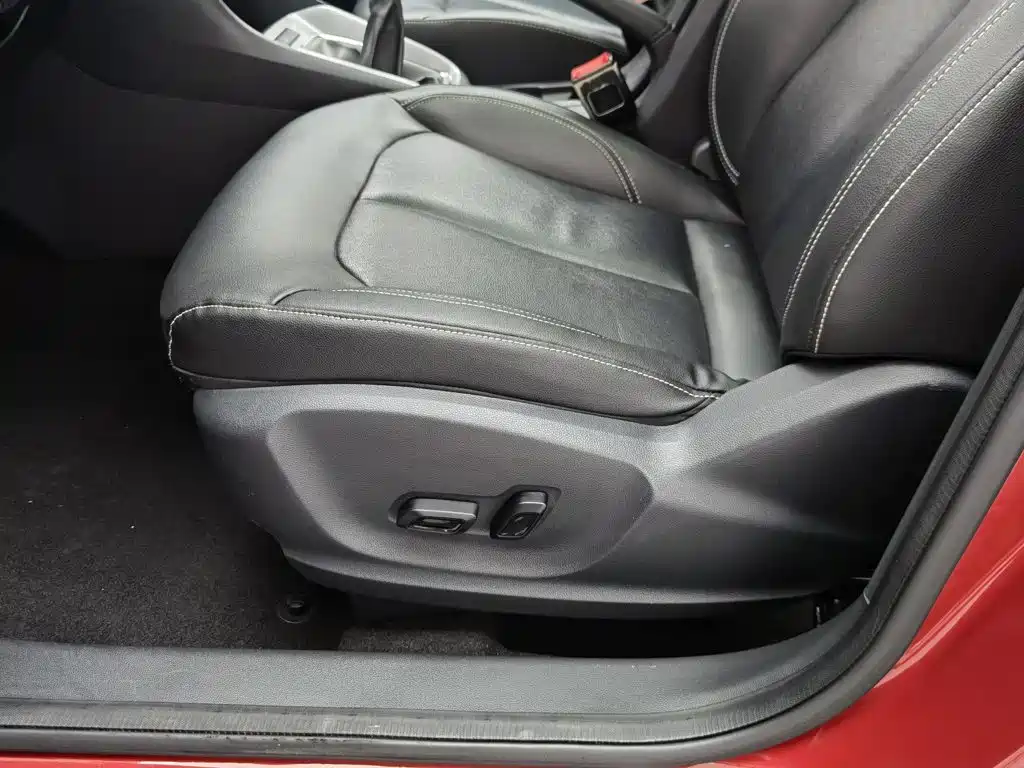 Фото 20 - Roewe RX3