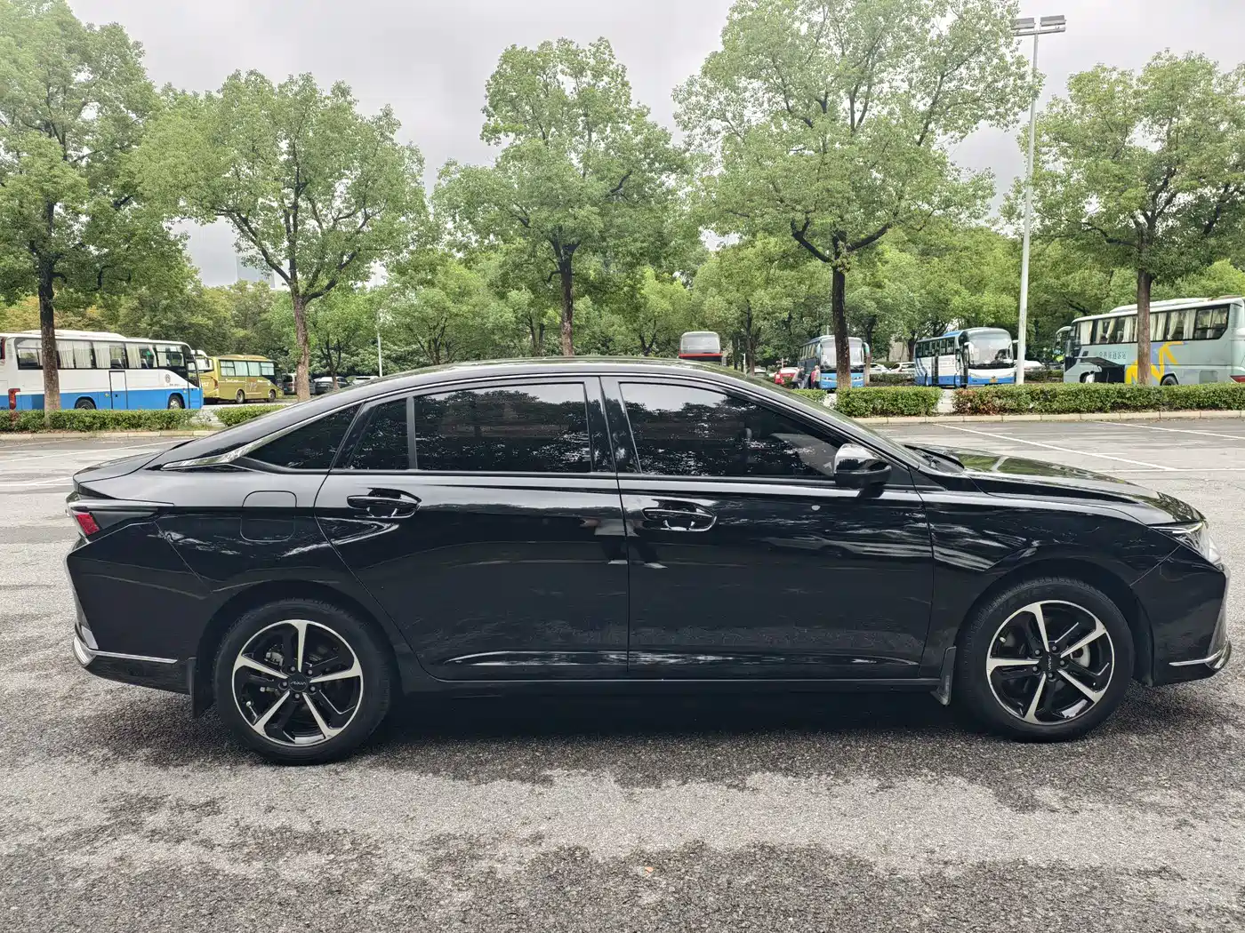 DONGFENG YI HYUN MAX