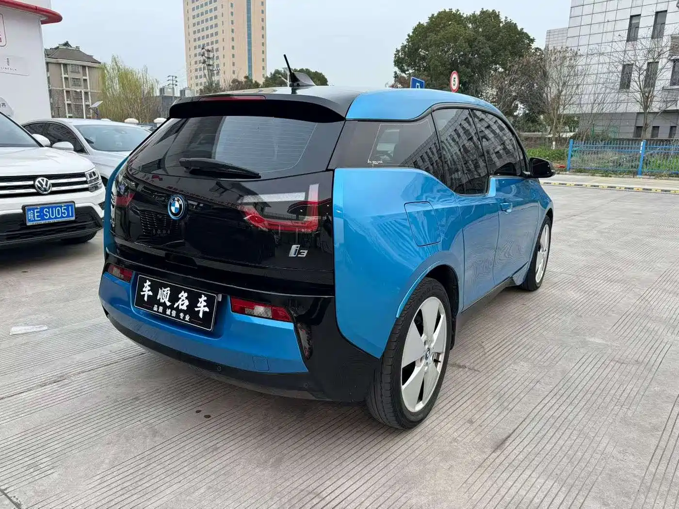 BMW I3