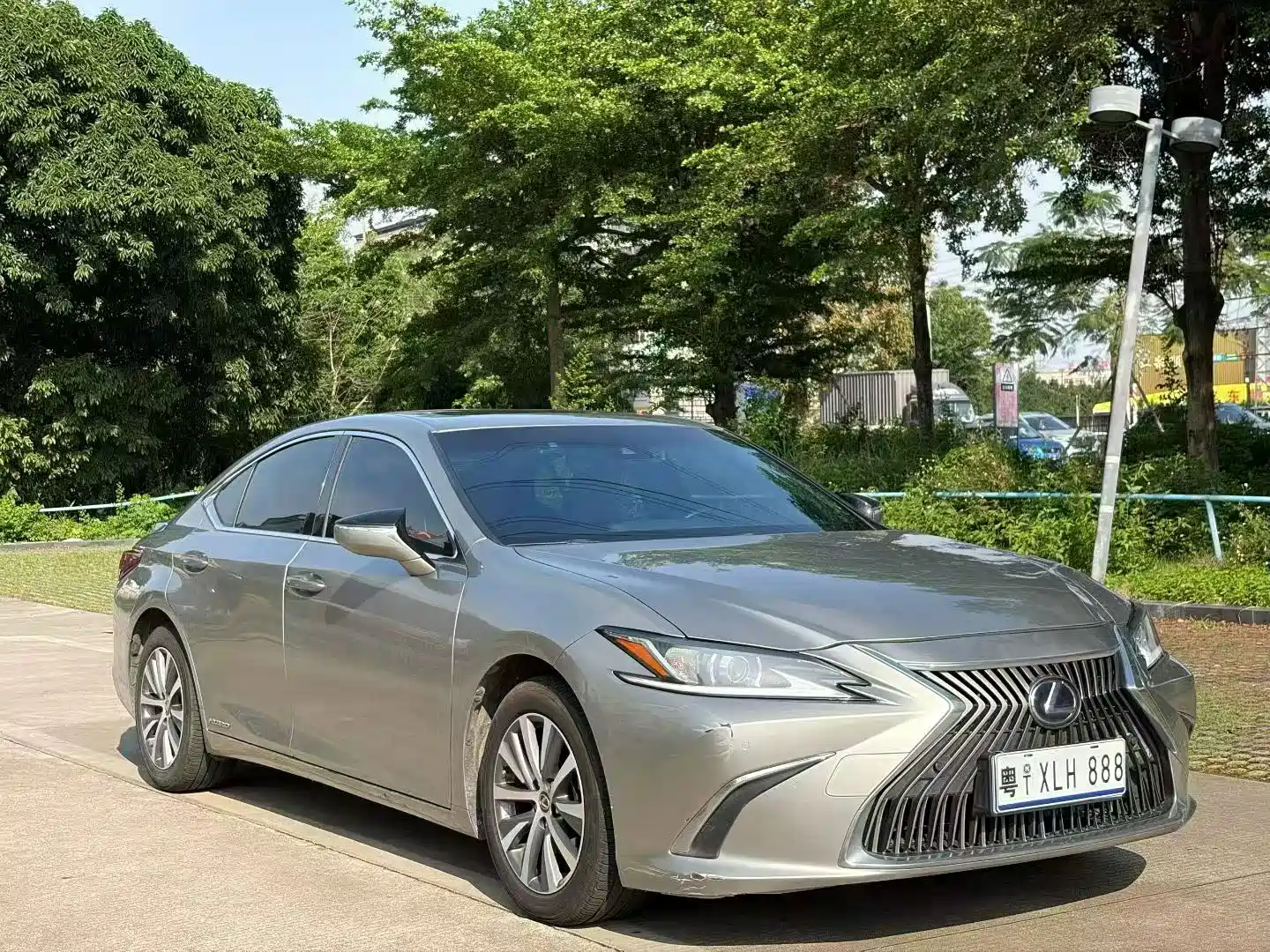 Фото 3 - Lexus ES