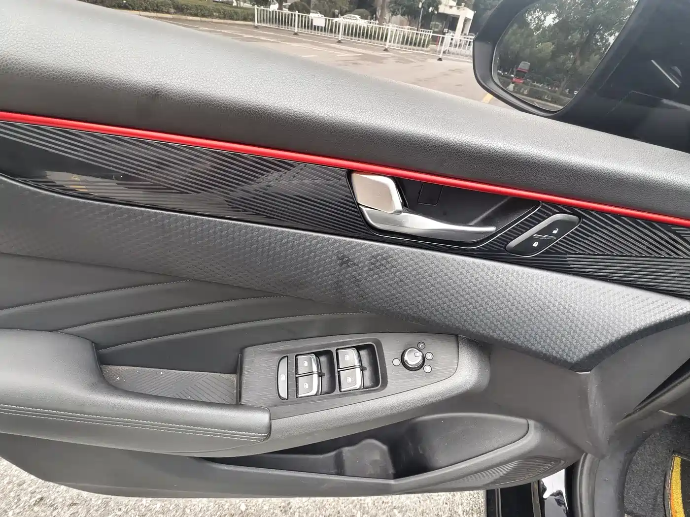 DONGFENG YI HYUN MAX