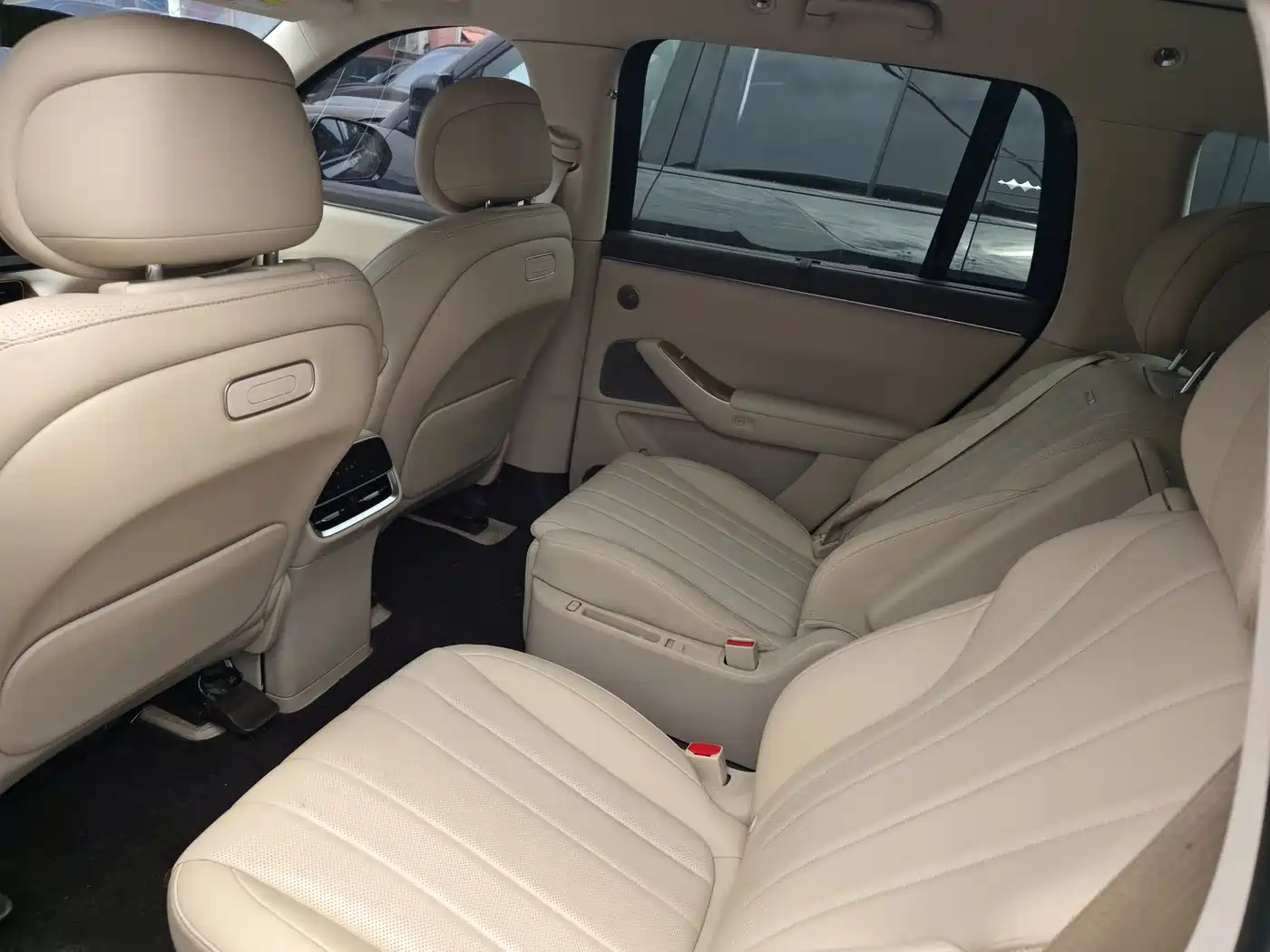 AITO Wenjie AITO M7 2026 Extended Range Base Model 6-Seater фото 11