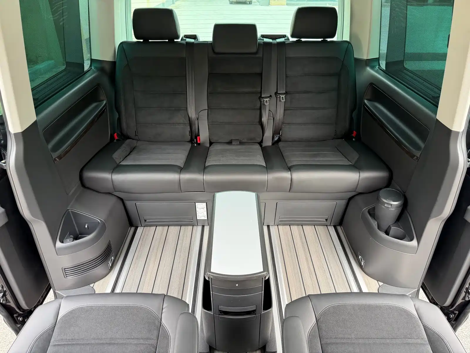 Фото 17 - Volkswagen Multivan