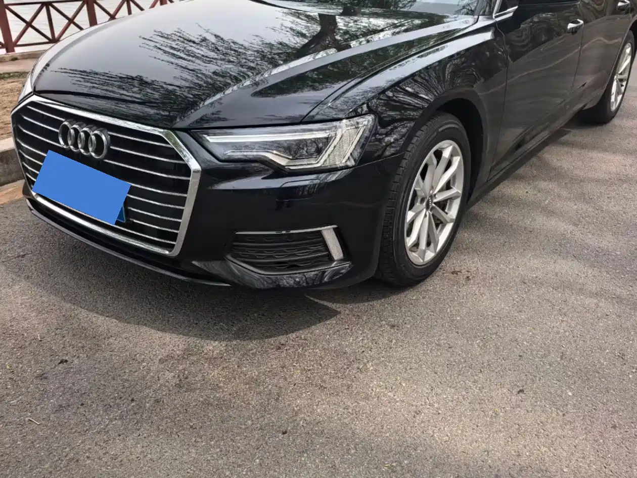 Audi A6L 2021 40 TFSI Luxury Sport фото 2