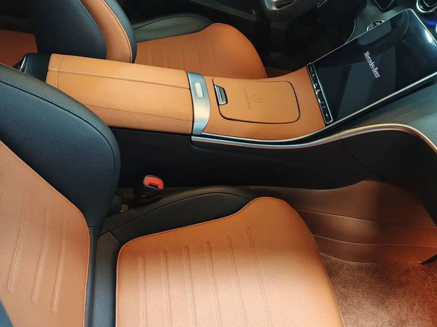 Photo 10 - Mercedes-Benz C-Class