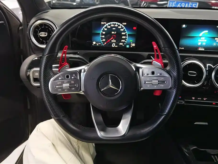 Mercedes-Benz A-Class 2019 A 180 L Sport Sedan фото 15