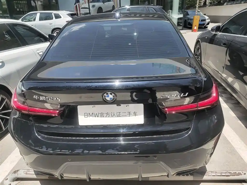 BMW 3 Series 2024 325Li M Sport Shadowline Package фото 10