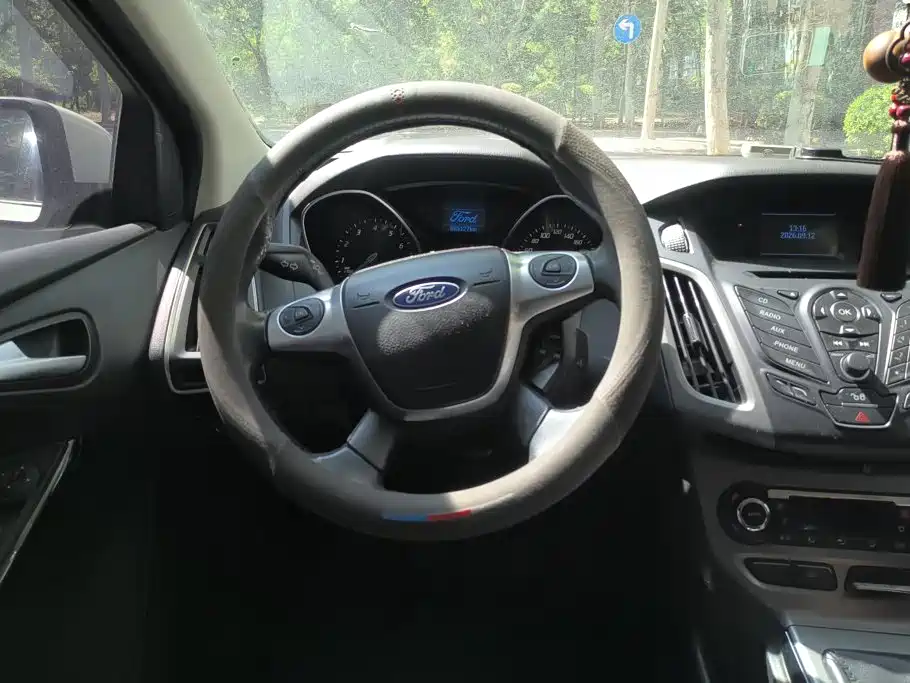 Фото 15 - Ford Focus