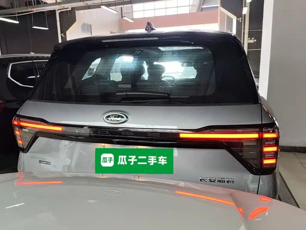 Фото 6 - Ford Edge