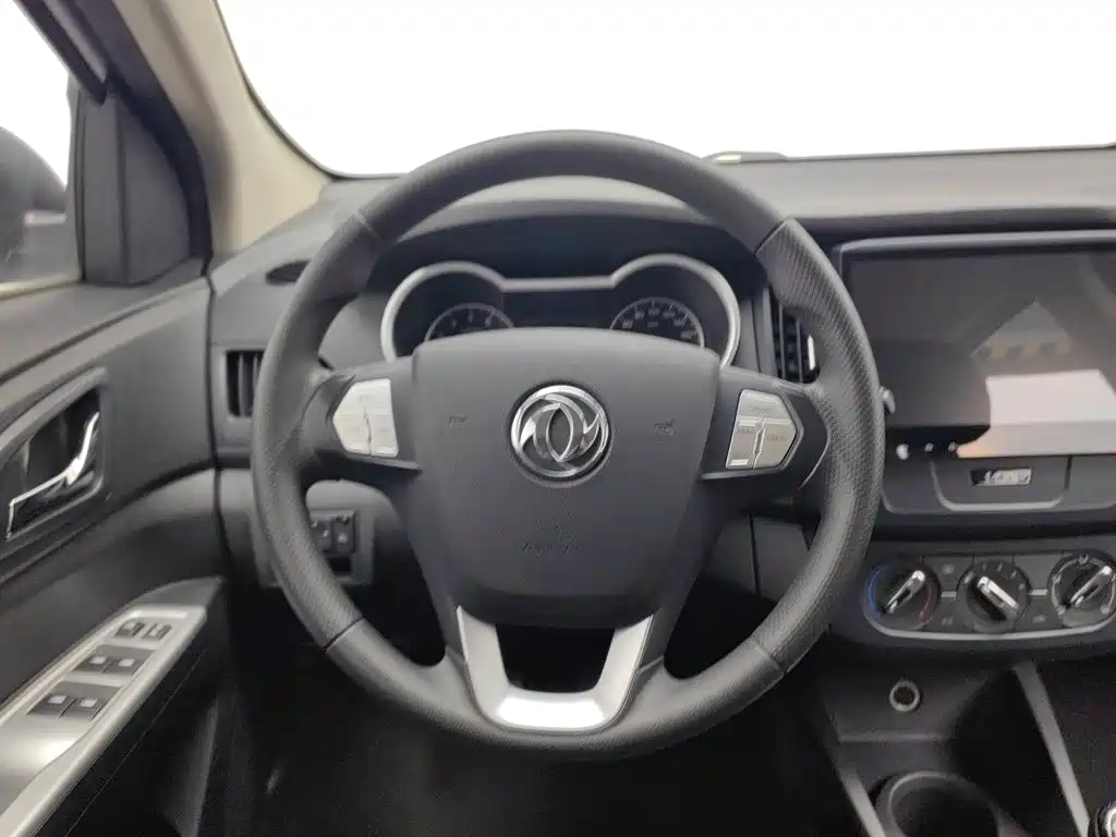 Dongfeng Aeolus Dongfeng Fengshen AX3 2017 2016 1.5L Manual Trendy Cool Edition