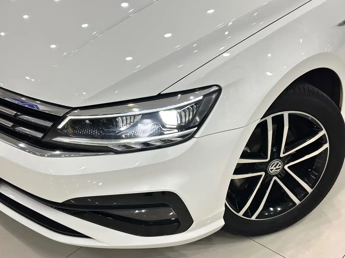 Volkswagen Lamando 2021 280TSI DSG Comfort Edition фото 25