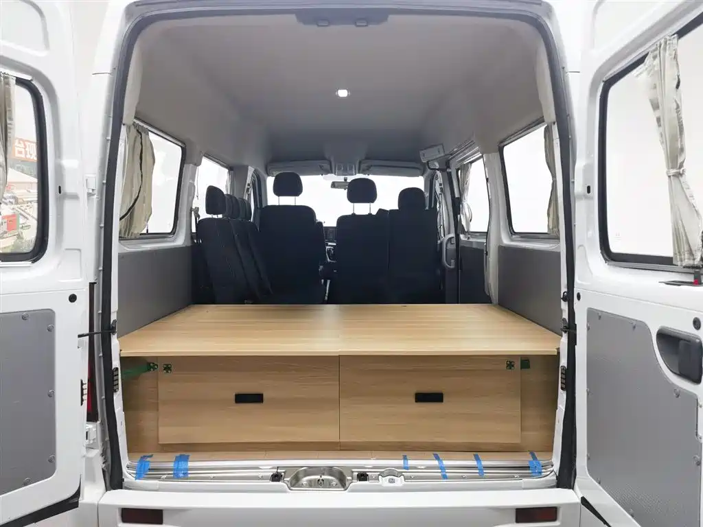 SAIC Maxus Xintu V80 2025 Model PRO Aoyun 2.0T Automatic Short Wheelbase Medium Roof 5/6-seater фото 16
