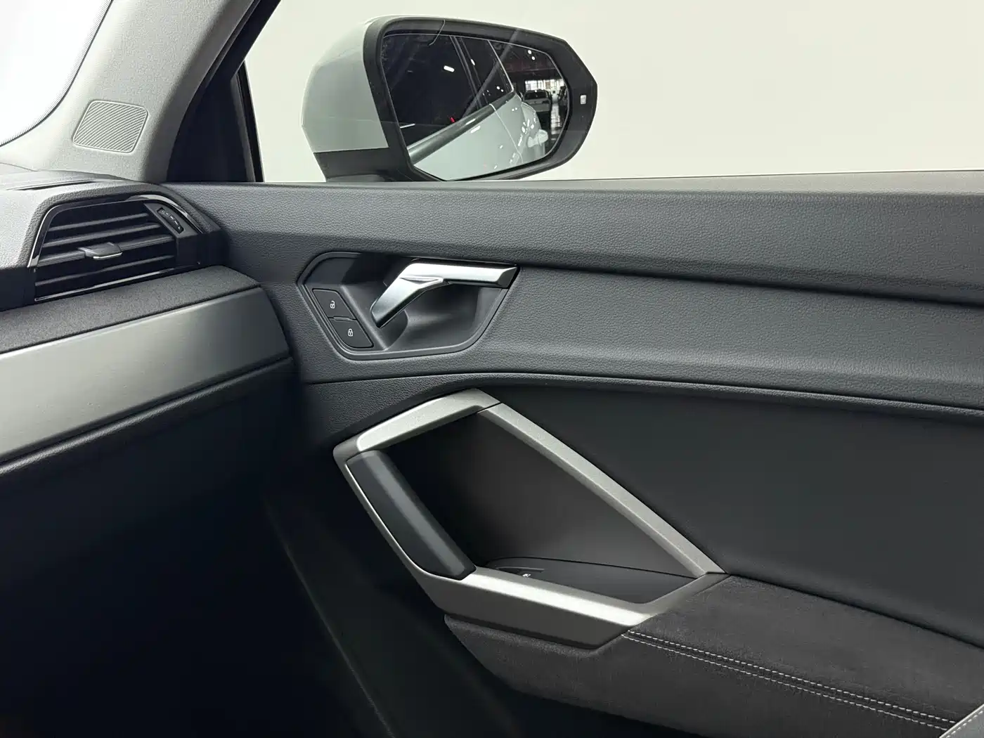 Audi Q3 2022 35 TFSI Fashion Dynamic фото 10