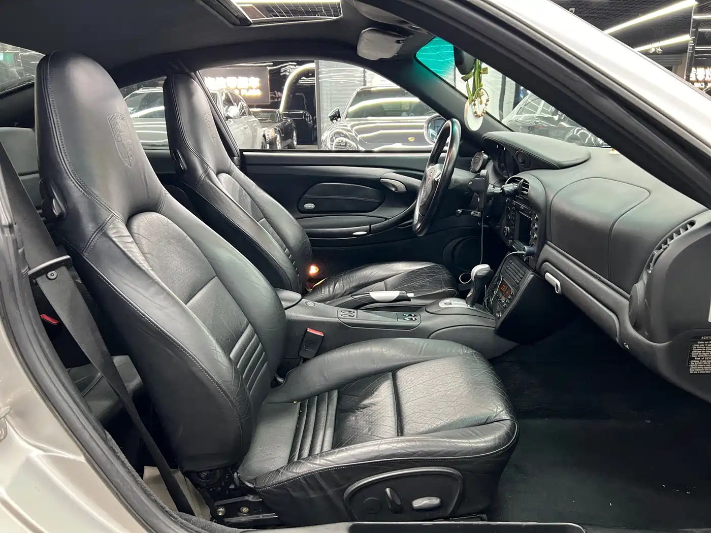 Porsche 911 2005 Carrera 4 AT 3.6L фото 12