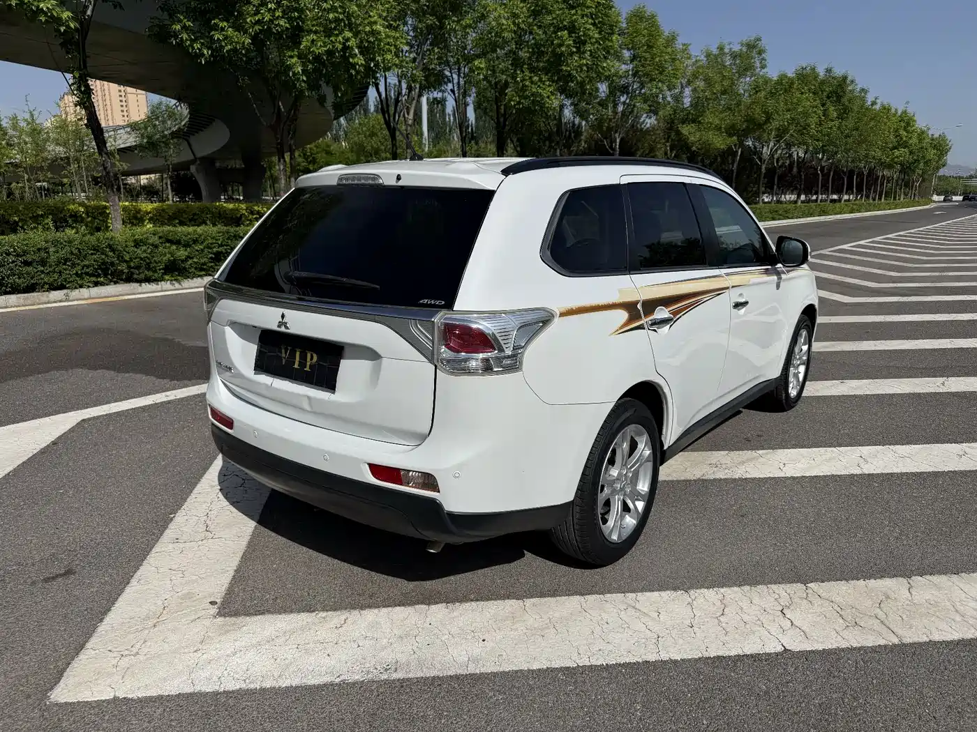 Mitsubishi Outlander (Import) 2013 2.4L 4WD Luxury Navigation 5-seater фото 8