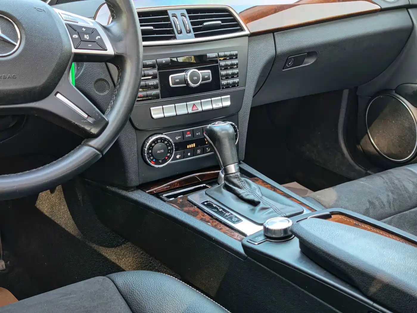 Photo 8 - Mercedes-Benz C-Class