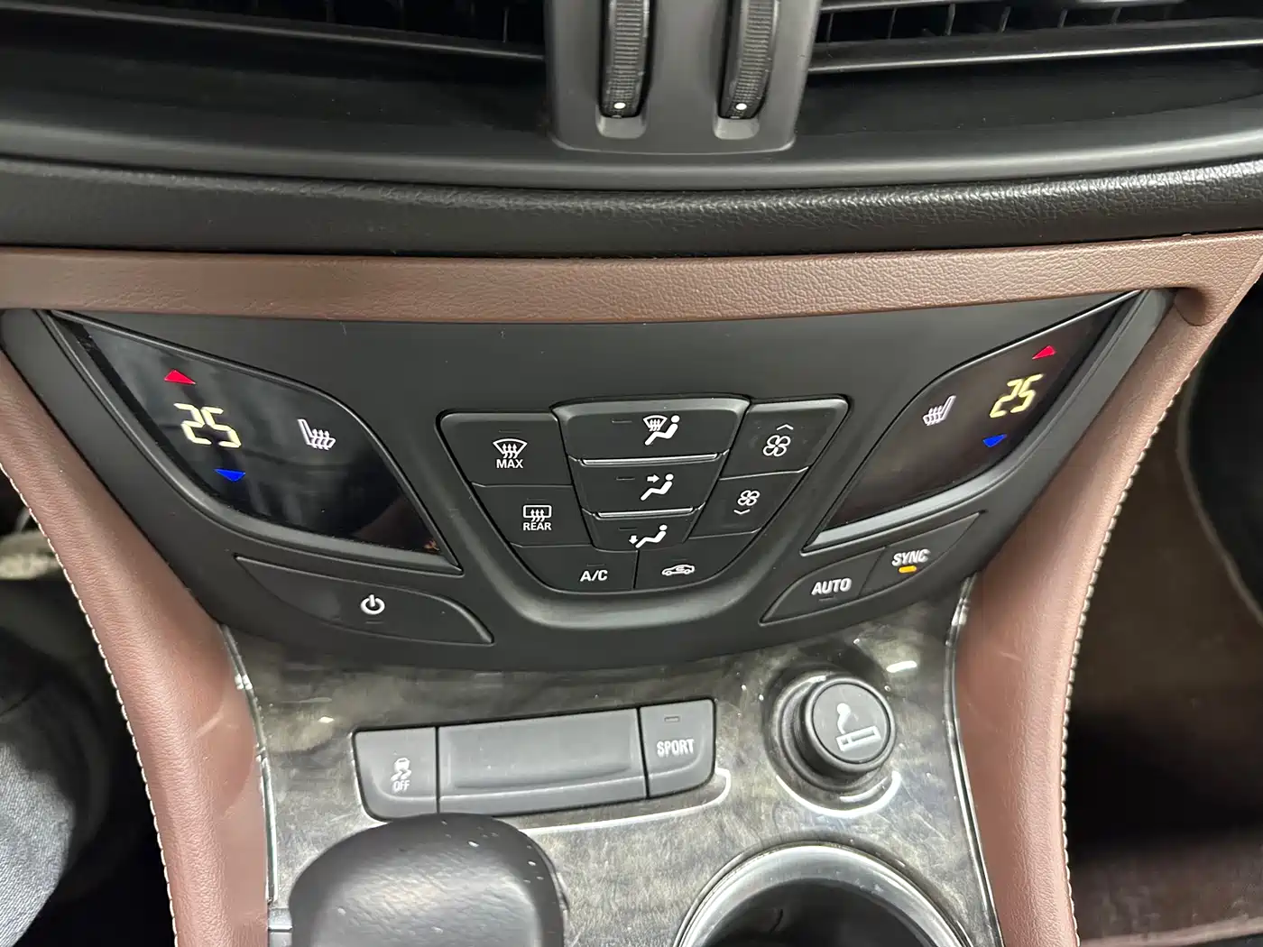 Buick Envision Plus 2016 28T 4WD Elite фото 17