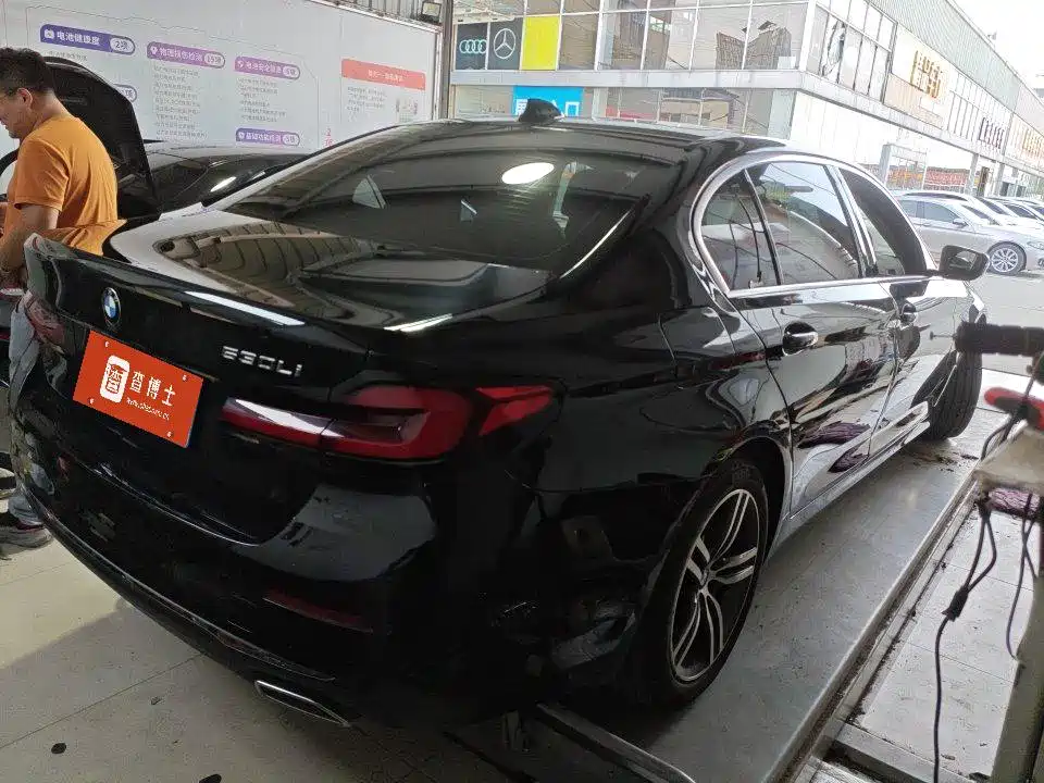BMW 5 Series 2021 530Li Leading Luxury Package фото 2