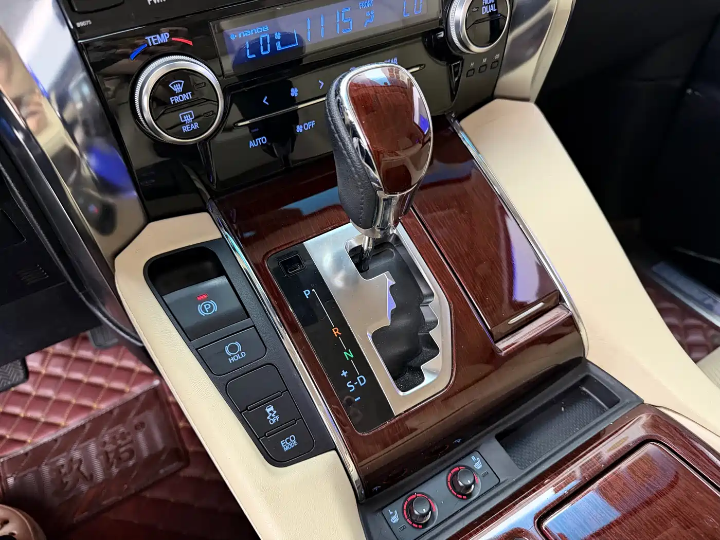 Toyota Alphard 2015 3.5L Luxury Edition фото 6