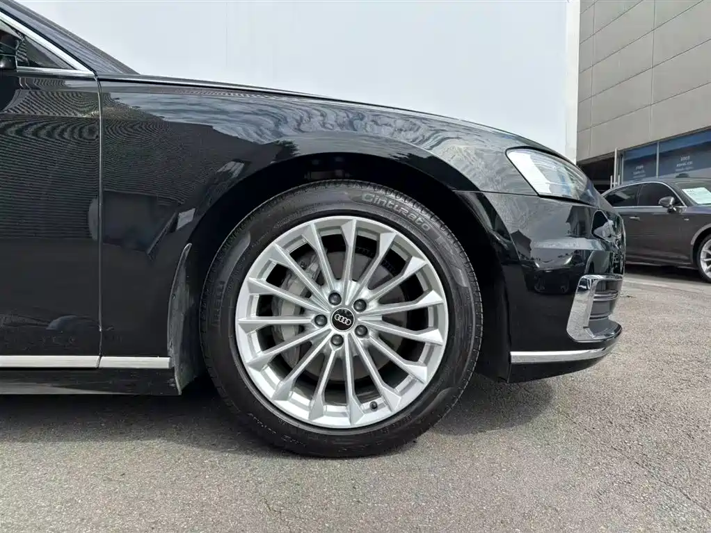 Audi A8 2021 A8L 50 TFSI quattro Comfort фото 17