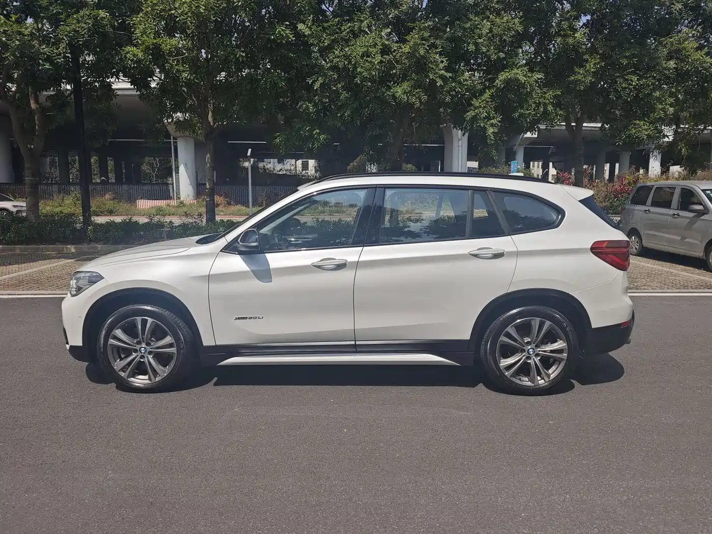 BMW X1 2016 xDrive20Li Luxury Model фото 7