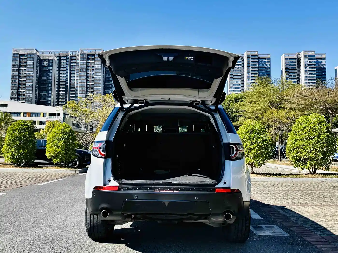 Land Rover Discovery Sport 2018 240PS HSE Edition фото 8