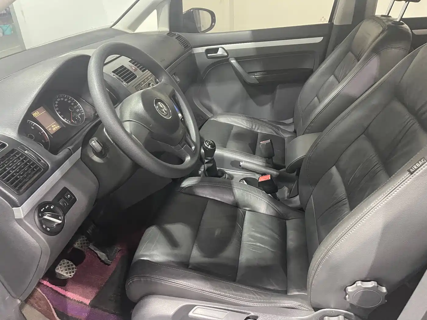 Volkswagen Touran 2013 1.4T Manual Comfort 5-seater фото 6