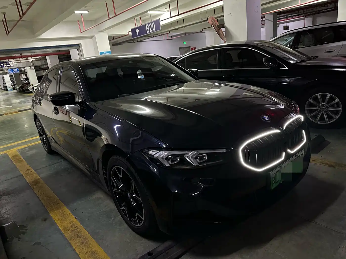 BMW i3 2023 eDrive 40 L Shadowline Package фото 3