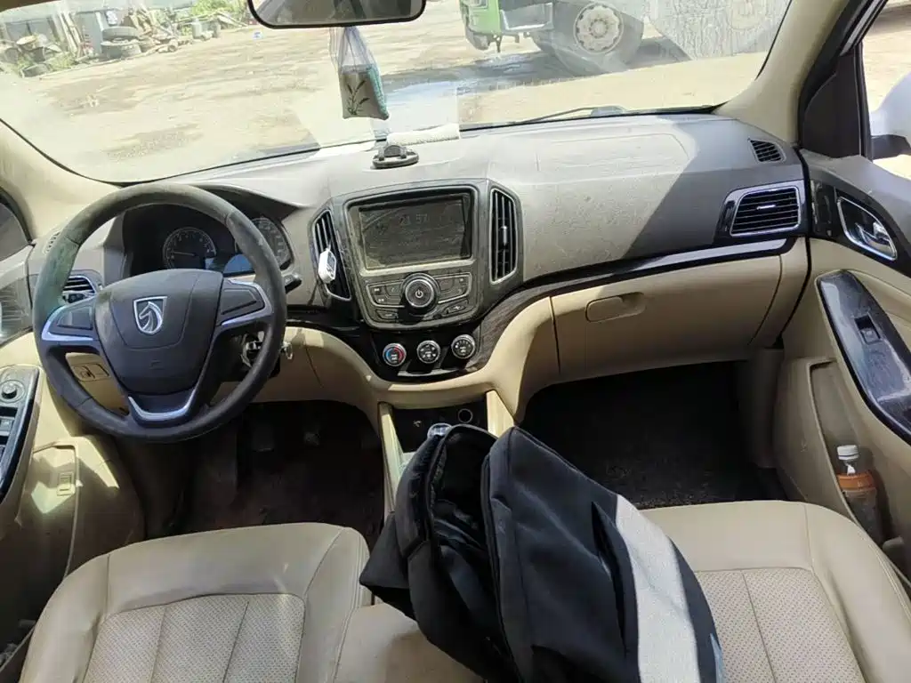 Baojun 730 2015 2014 1.5L Manual Comfort ESP Edition 7-Seater