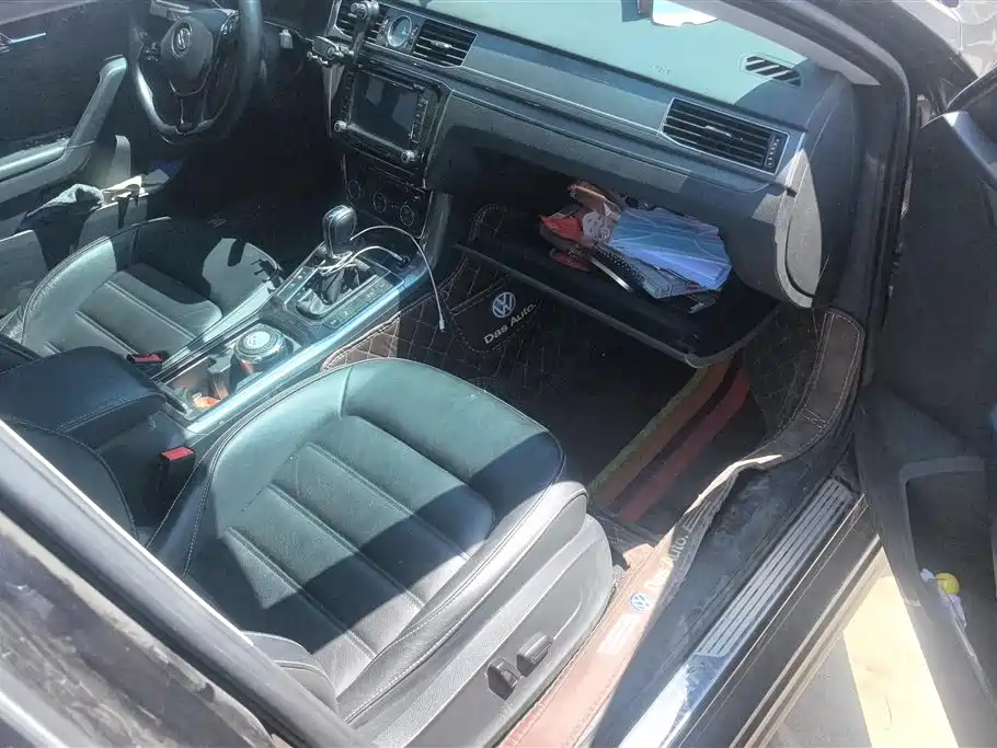 Volkswagen Passat 2017 330TSI DSG Prestige фото 8