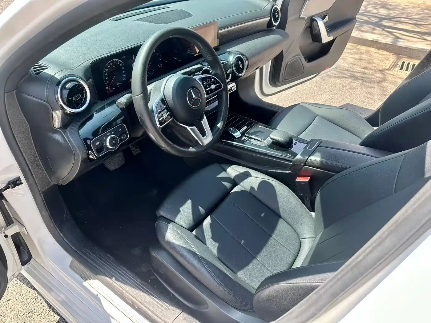 Mercedes-Benz A-Class 2022 A 180 L Sport Sedan фото 6