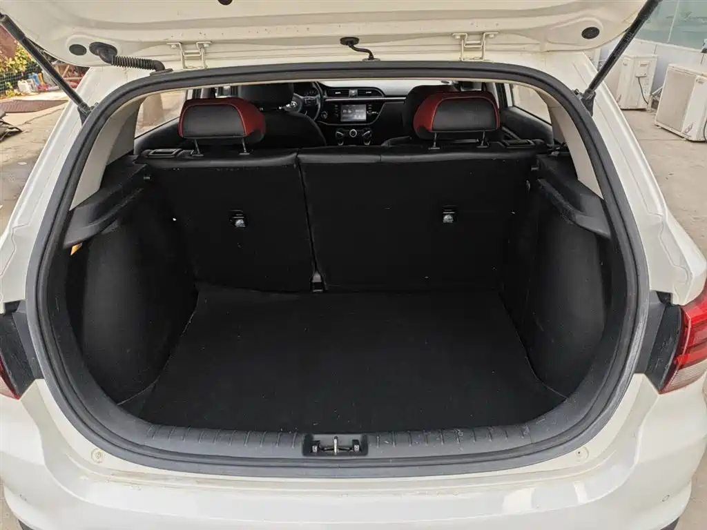 Kia KX CROSS 2018 1.6L Automatic Smart Sunroof Edition фото 15