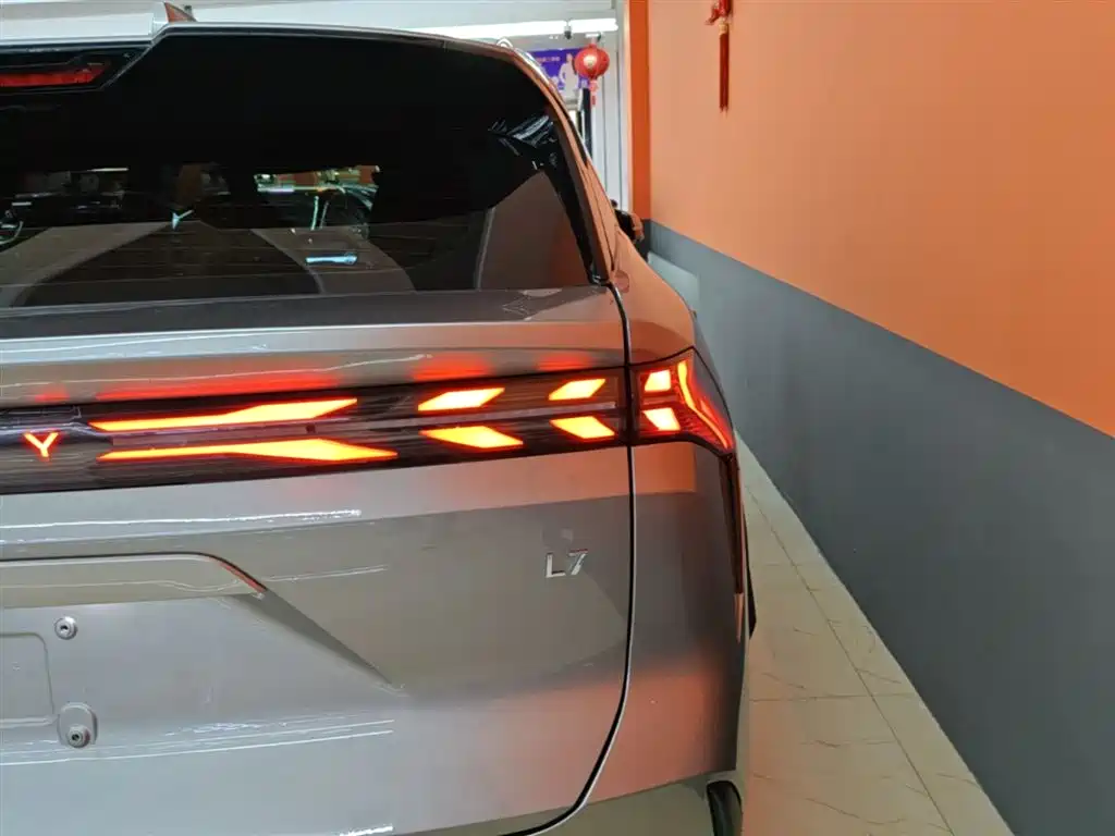 Geely Galaxy Galaxy L7 2023 1.5T 115km Starship фото 8