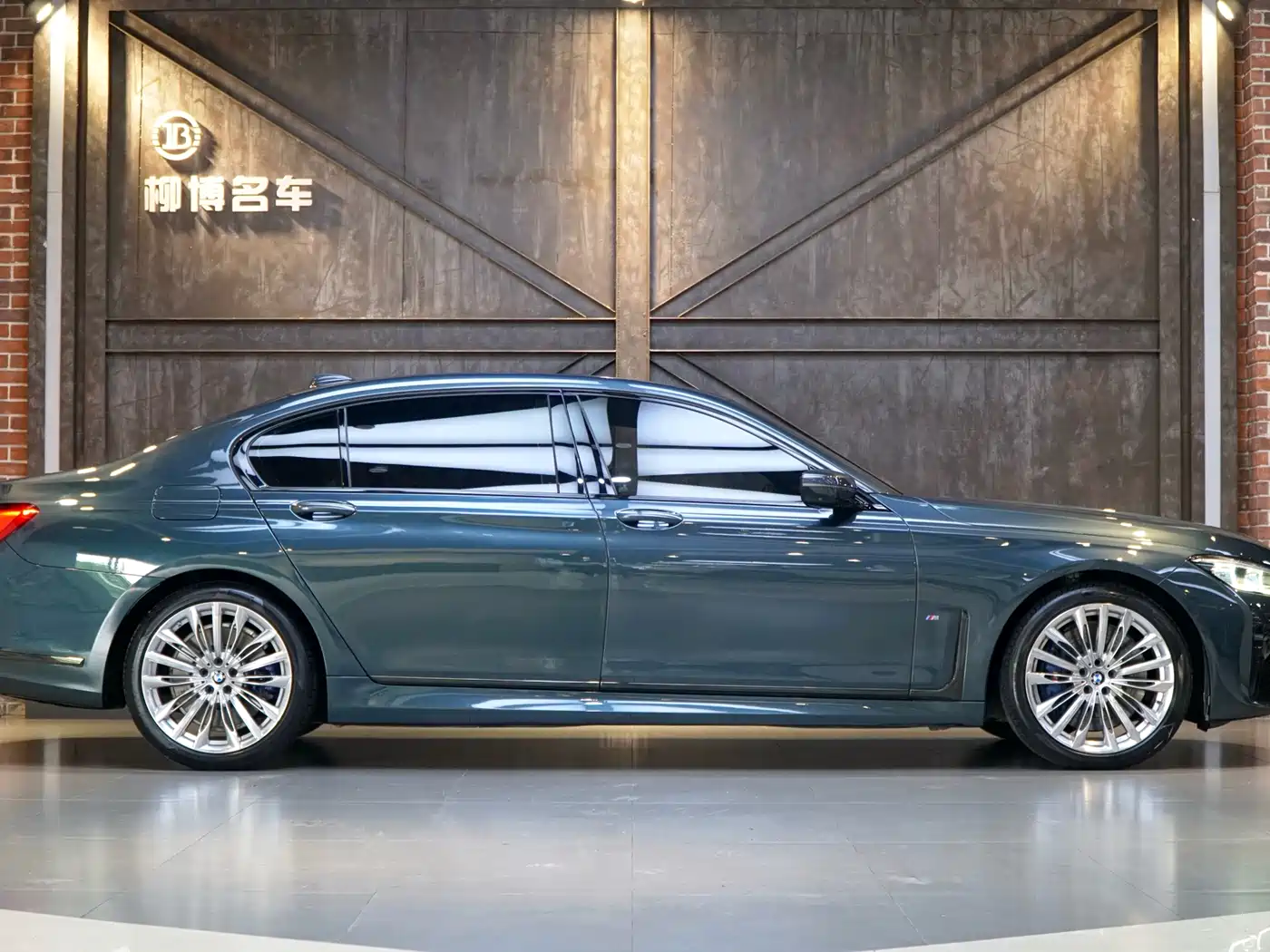 BMW 7 Series 2019 740Li xDrive Executive M Sport Package фото 24
